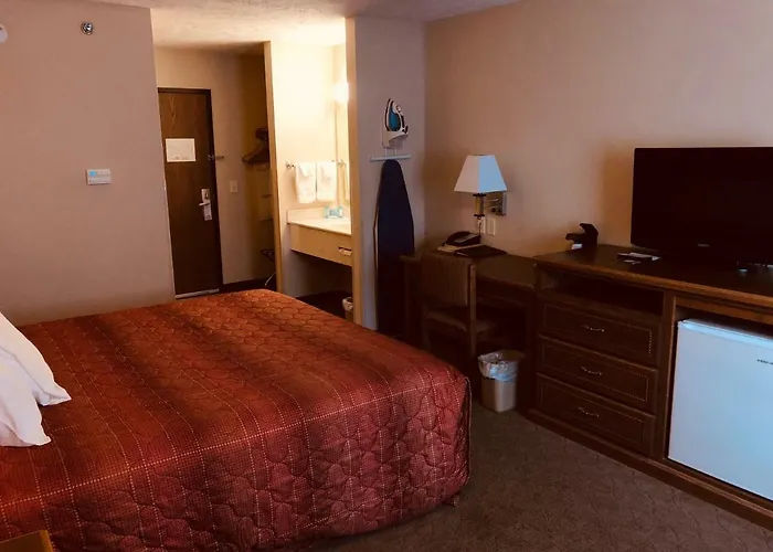 Shenandoah Inn & Suites