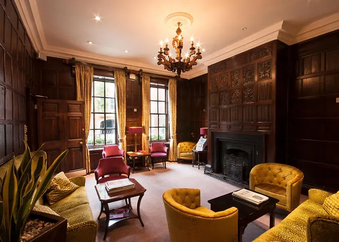 Sir Christopher Wren Hotel