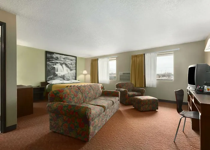 Super 8 By Wyndham Sioux Falls Near Convention Center