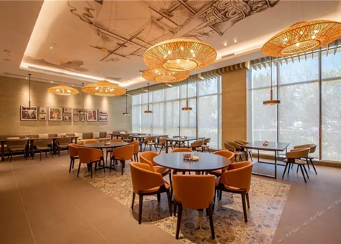 Atour Hotel Fuzhou East Lake Town Changle Airport