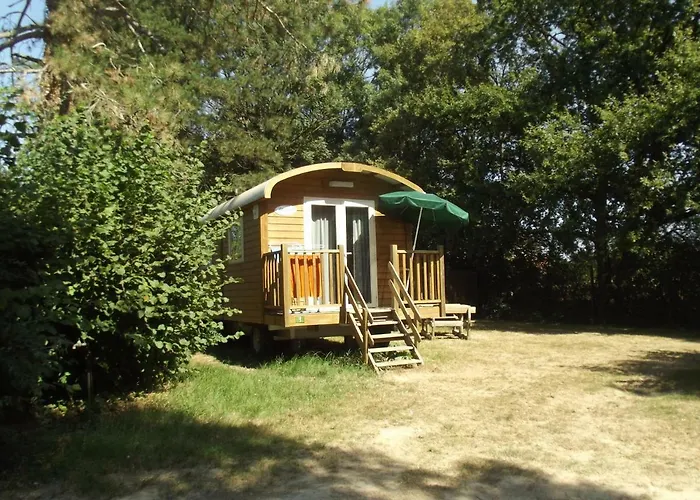 Camping Le Nid Du Parc