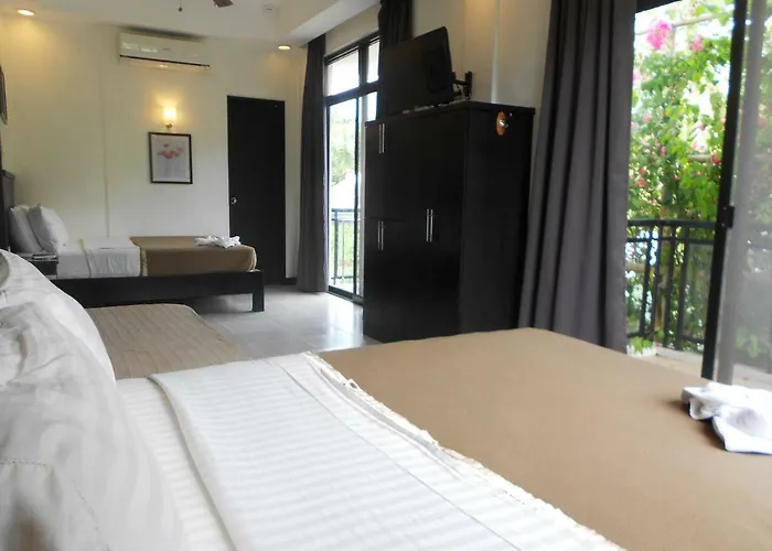 One Crescent Place Hotel