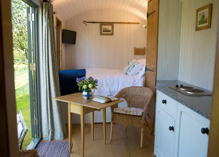 Goldenvalley Shepherd'S Hut
