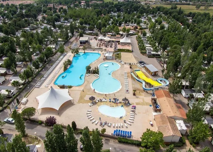 Mobilhome Vias Plage Dans Camping