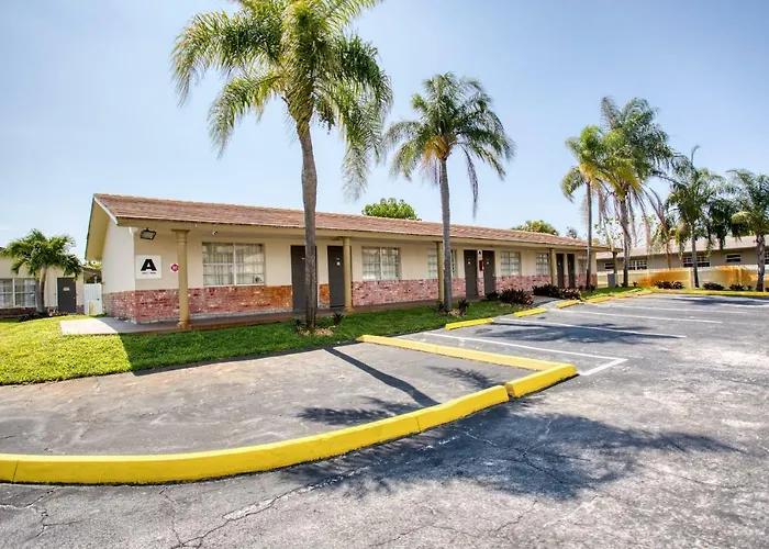 Oyo Hotel Pompano Beach