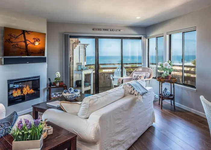 Monterey Luxury Villas