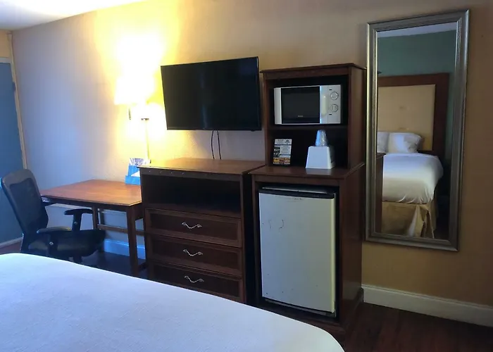 Express Airport Inn