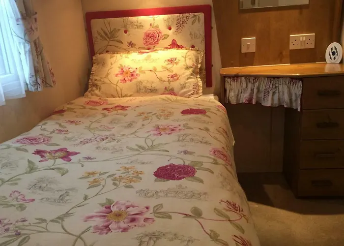 Tarka Holiday Park, 5A