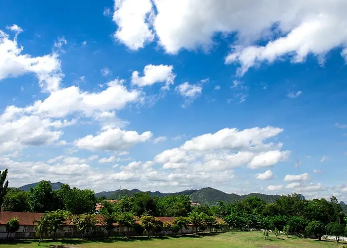O2 Hotel Lopburi