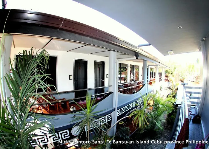 Micky Santoro Hotel & Restaurant
