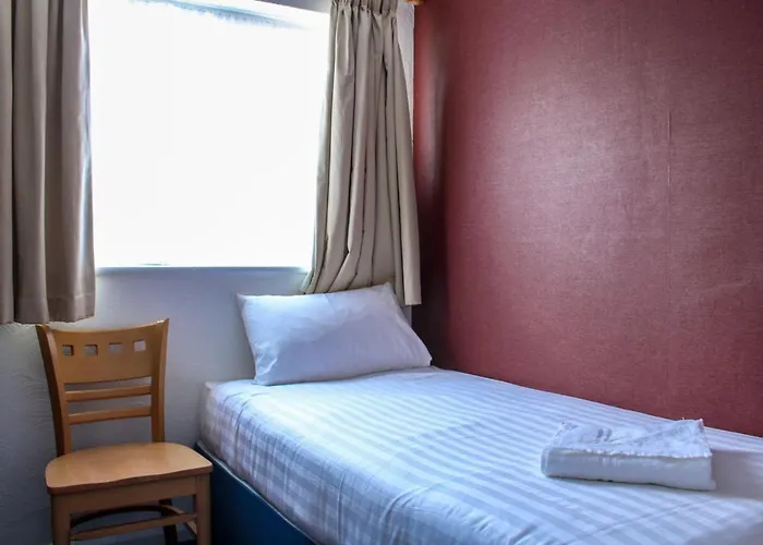 Heathrow Lodge