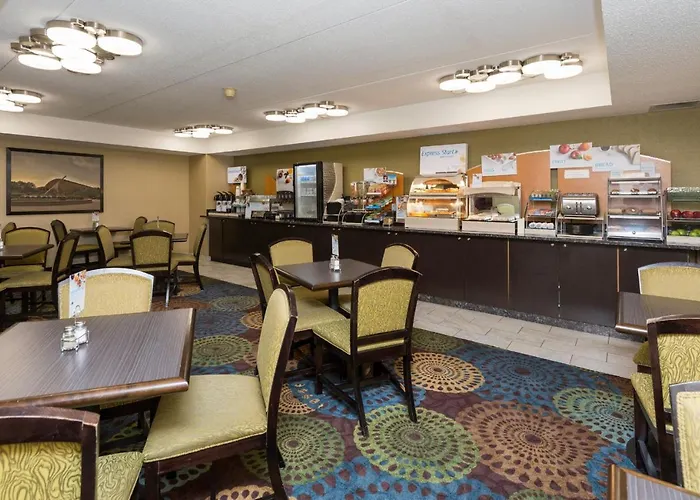 Holiday Inn Express Des Moines-At Drake University, An Ihg Hotel
