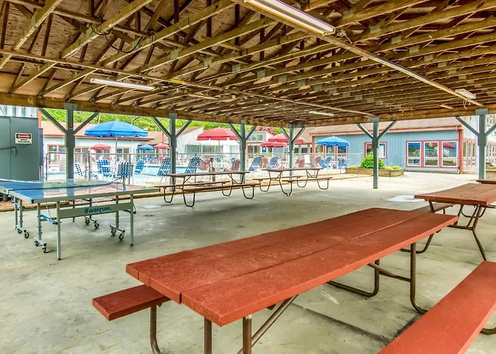 Williamsburg Camping Resort One Bedroom Cabin 3