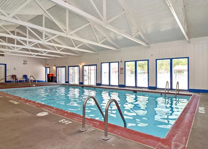 Williamsburg Camping Resort 38 Ft. Park Model 5