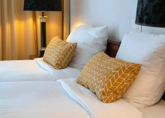 Golden Tulip L Escaut