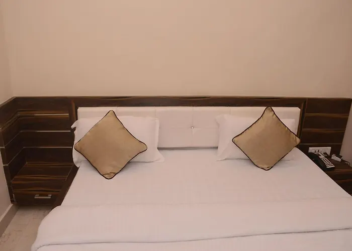 Hotel Bharat