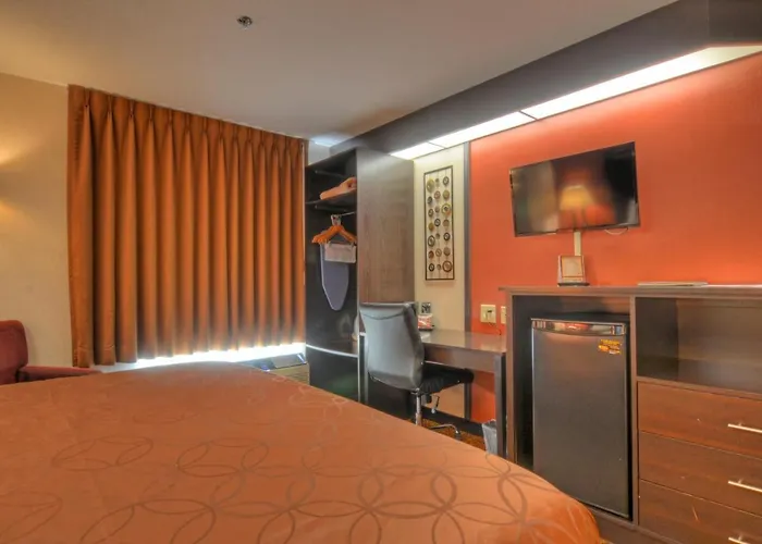 Smoky Mountain Inn & Suites