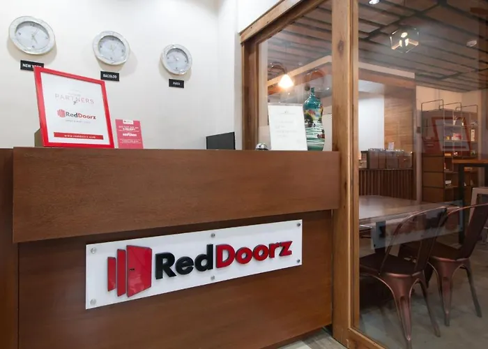 Reddoorz Plus @ Diola Villamonte Bacolod