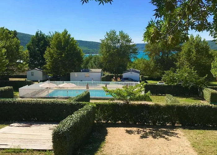 LES BASTIDES DE CHANTERAINE Bungalows, Lodges&Spa