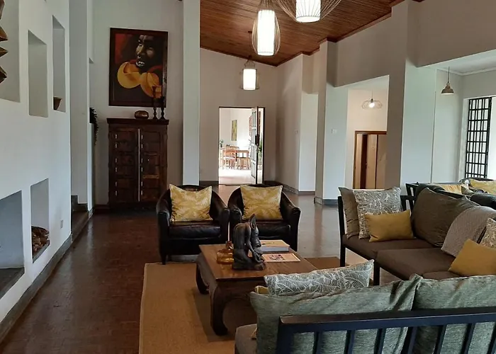 Mitengo House