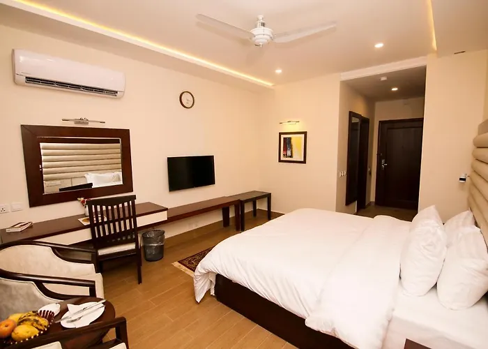 Hotel One Rahim Yar Khan Club Road