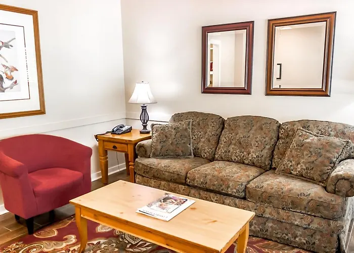 The Lodge At The Bluffs