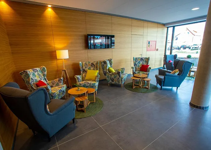Stadthotel Lohne, Self Check-in&entspannt im Café frühstücken