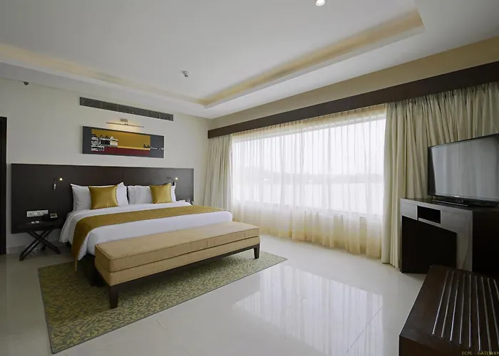 Hotel Naveen Lakeside
