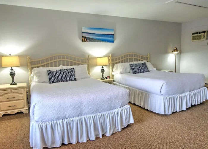 East Shore Lodging