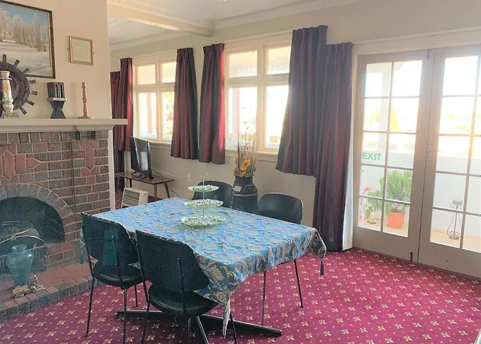 Ranfurly Hotel