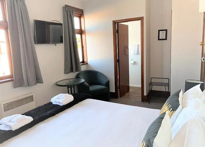 Ranfurly Hotel