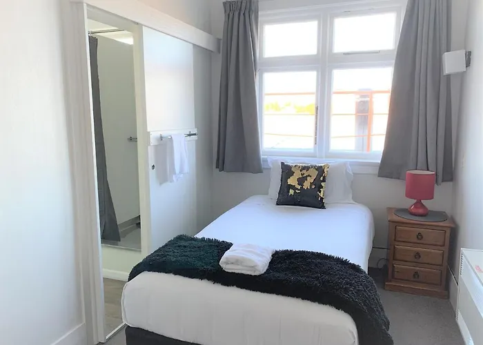 Ranfurly Hotel