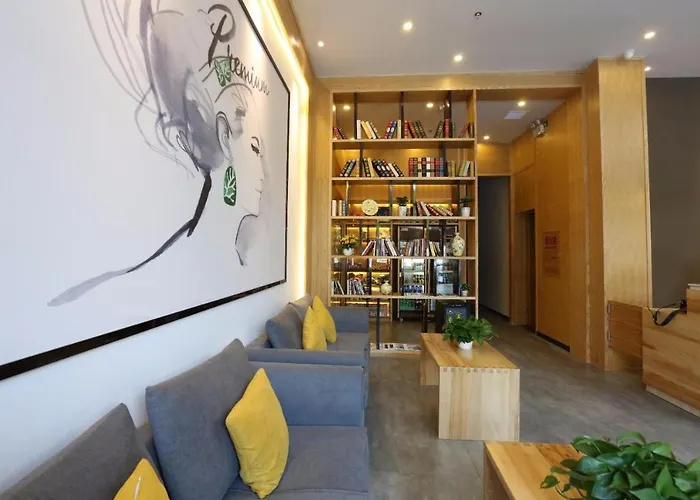 7Days Premium Yichang Wanda Plaza Canal Park Branch