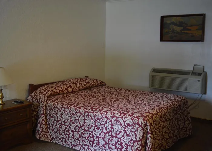 The Evergreen Motel In Kansas