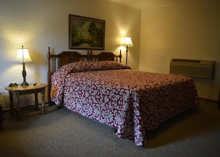 The Evergreen Motel In Kansas