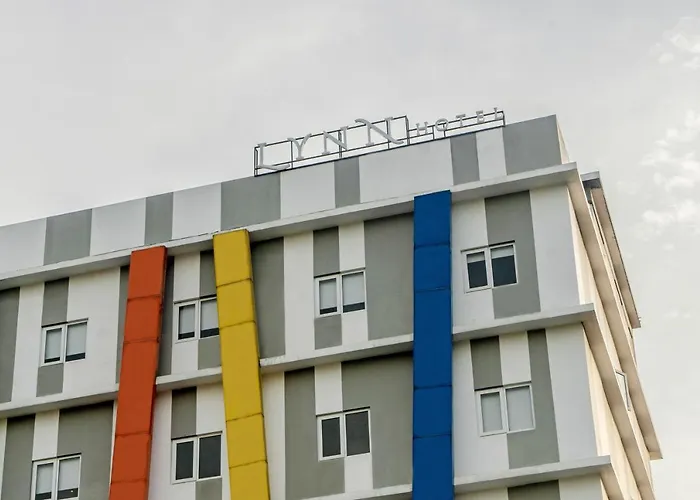 Lynn Hotel Serang
