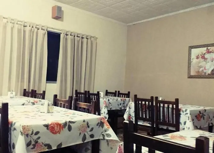 Hotel Pousa La